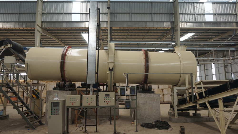 Indonesia Bandung customer installs and debugs drum coating machine