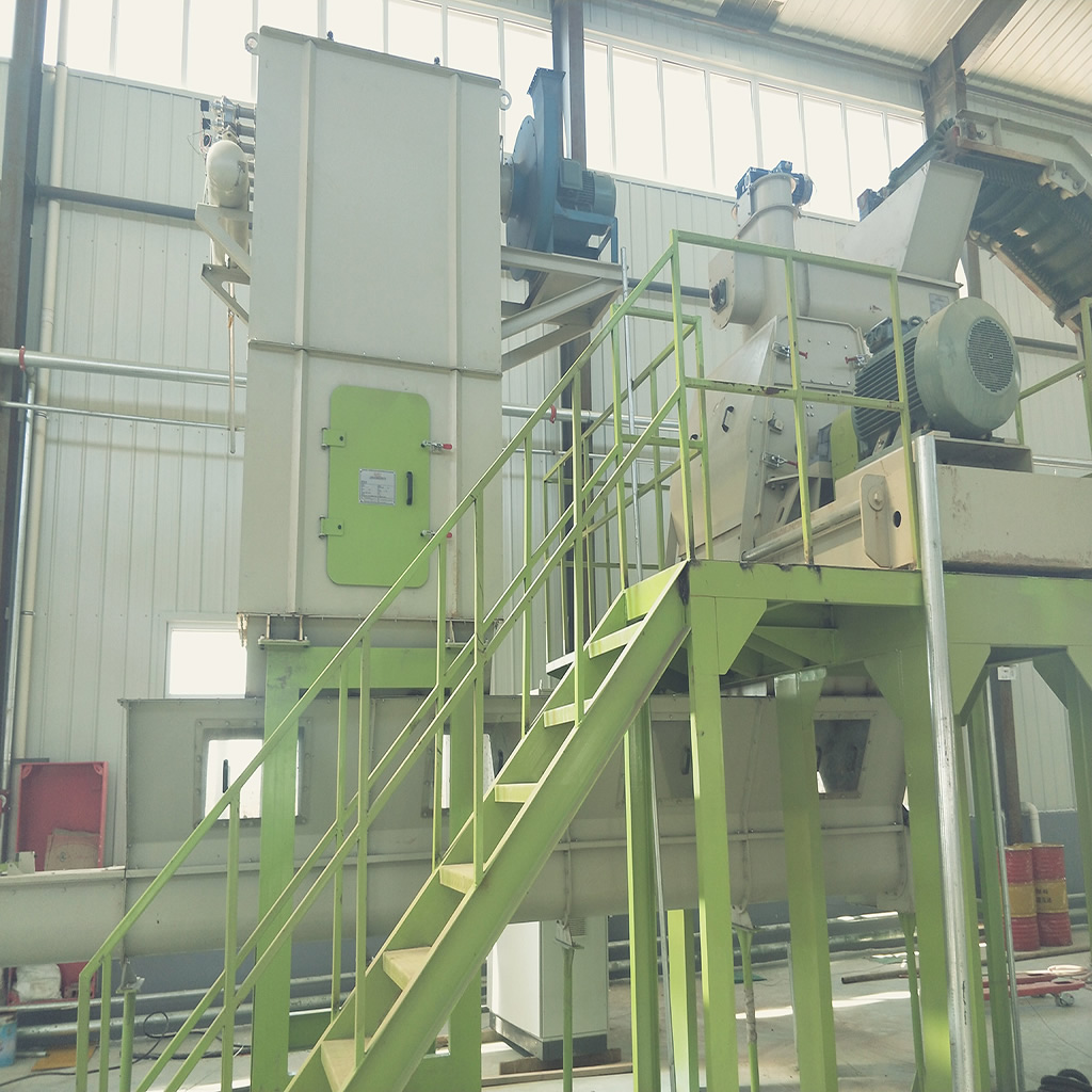 Install blade crusher on-site for Indonesian customers